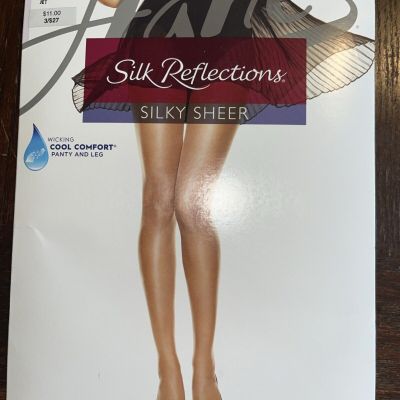 New Hanes Silk Reflections Silky Sheer Hosiery Sz CD JET Black NON  Control Top